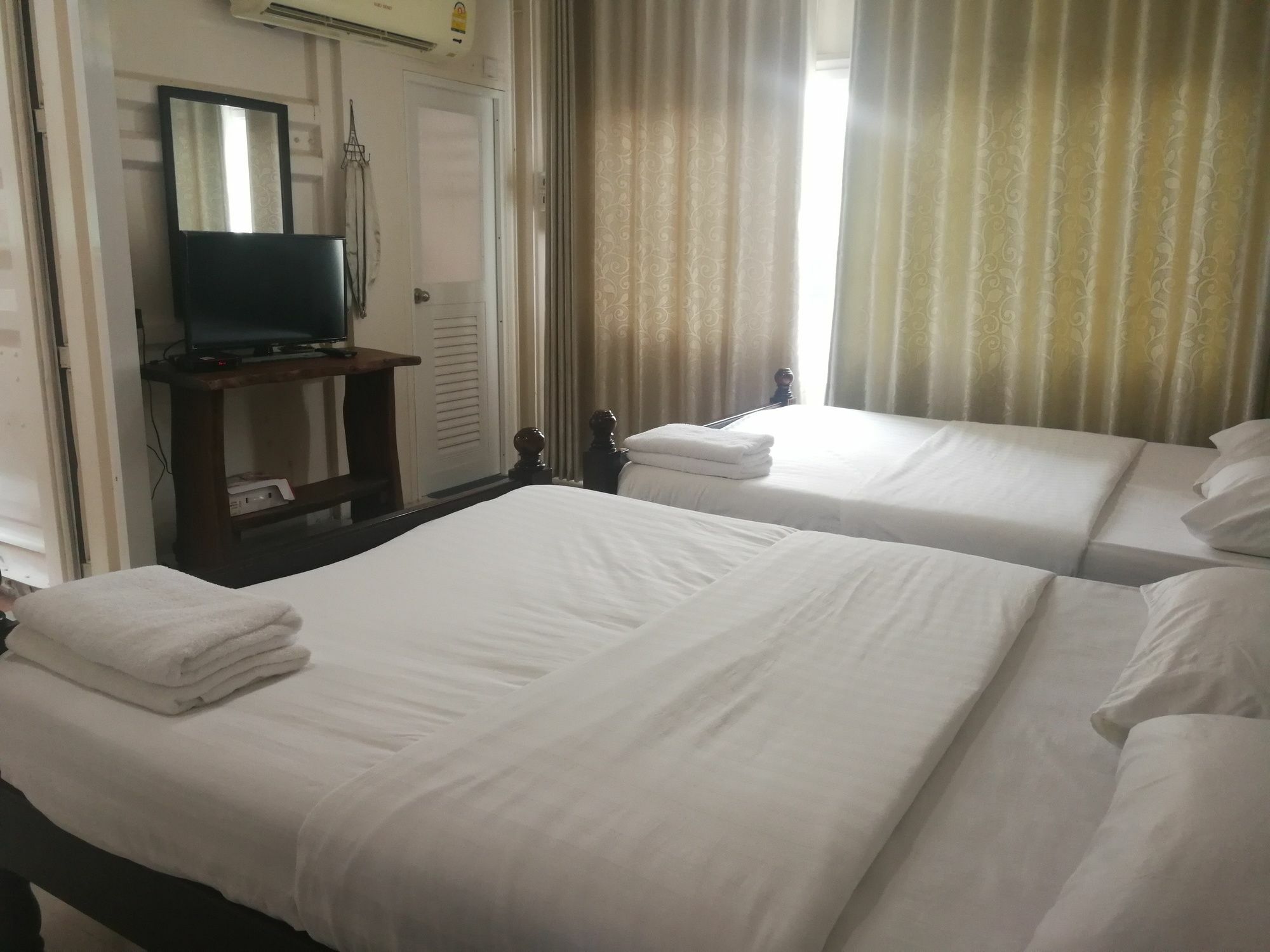 Farsai Homestay Lopburi Kültér fotó