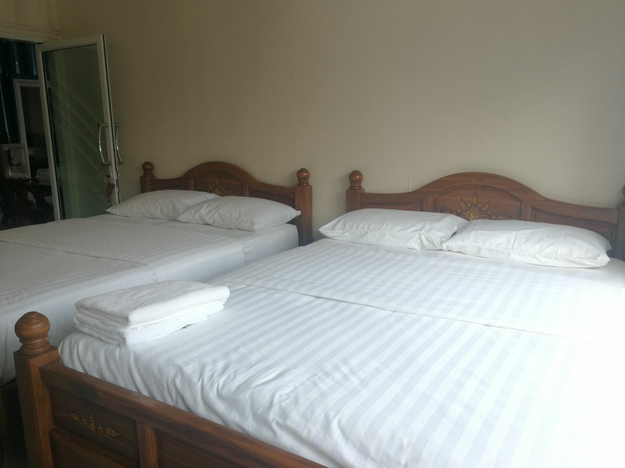 Farsai Homestay Lopburi Kültér fotó